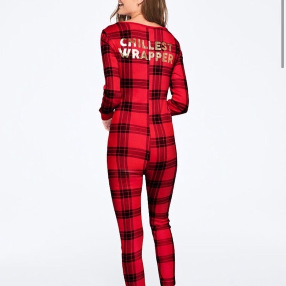 NWT Victoria’s Secret PINK Chillest Wrapper Onesie